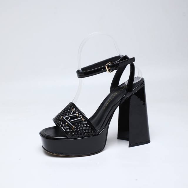 2025 Lv Spring and Summer Haute Couture Sandals
