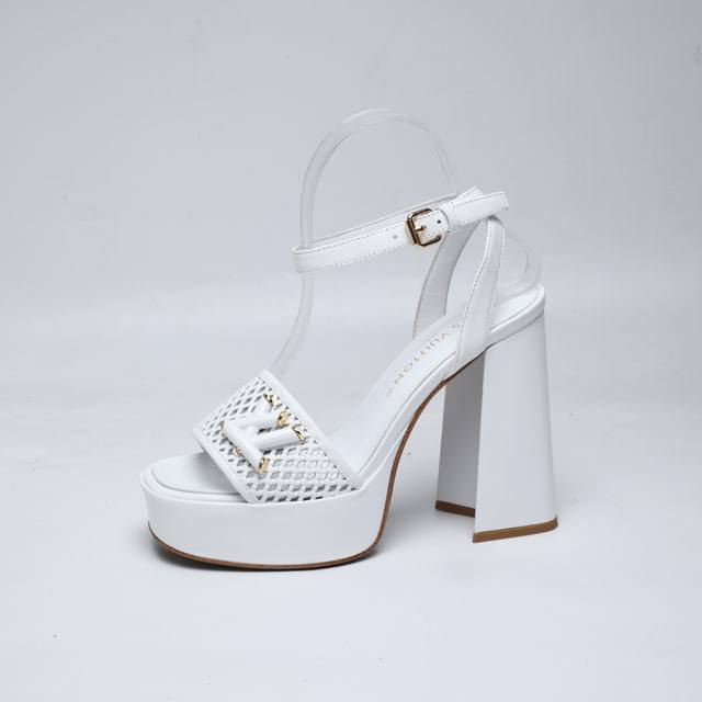 2025 Lv Spring and Summer Haute Couture Sandals