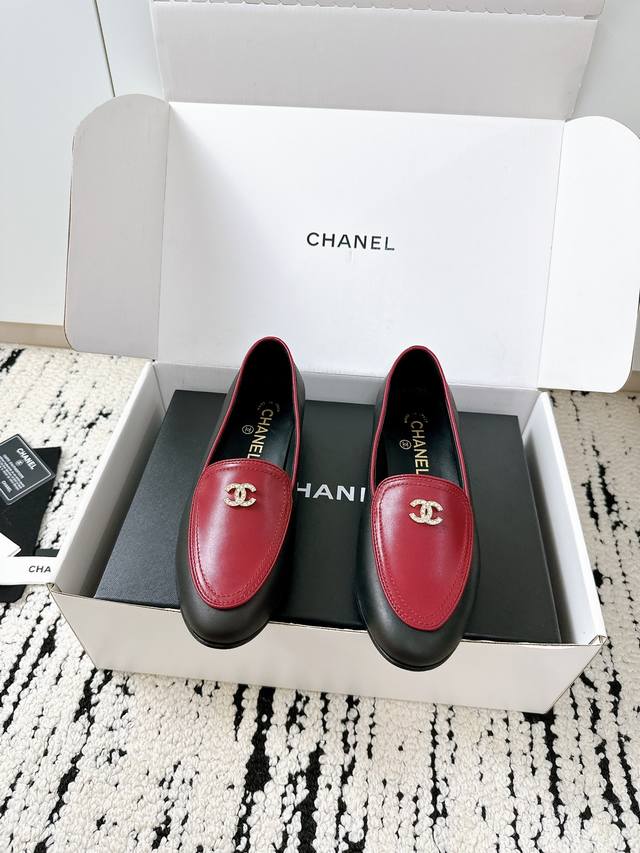 airplane box + 10**Chanel 25 A new summer shoes