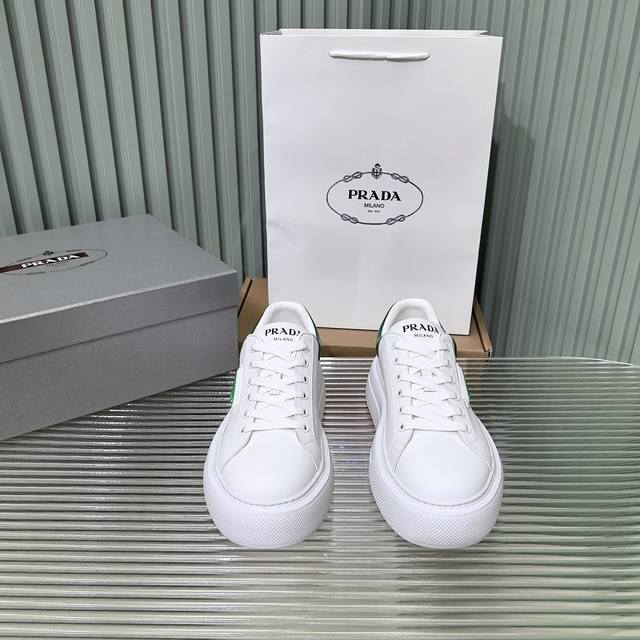 Prada 25Ss Prada 25 Spring and Summer Couple's Thick-soled White Shoes Imported