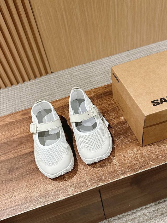 Salomon Thick-soled Mary Jane Sneakers Salomon with a summery feel, with a thick