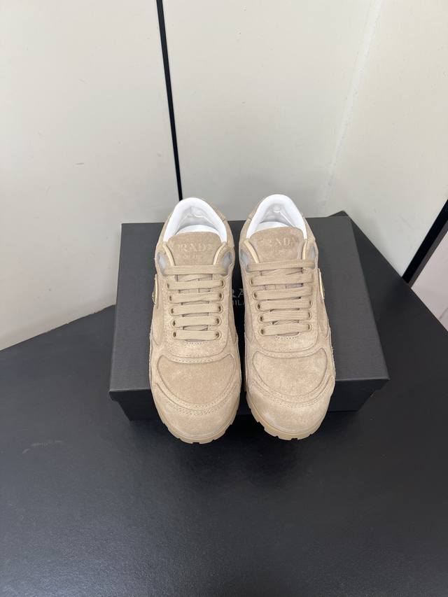 Prada Prada autumn and winter latest triangle retro couple casual shoes origina
