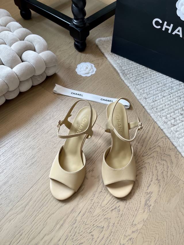 Chanel 25P high-heeled pearl sandals series! Top version! First to sell Upper sh