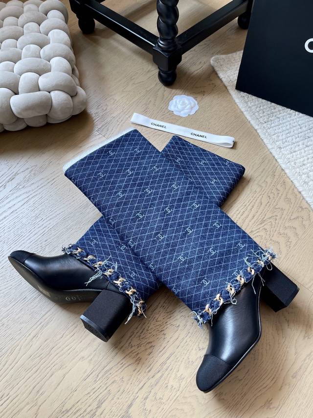 Chanel 25A new chain boots series! Top version! First to sell Upper denim mesh s