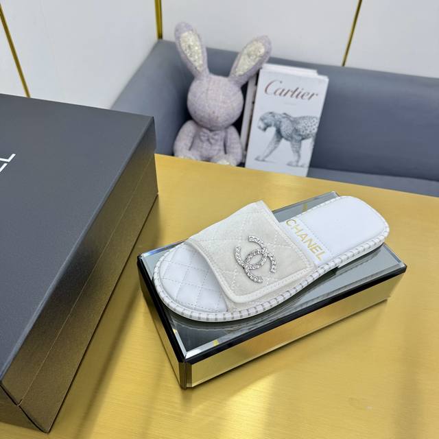 High version 2025 Chanel must-have item for this season's spring and summer! !