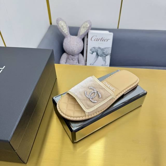High version 2025 Chanel must-have item for this season's spring and summer! !