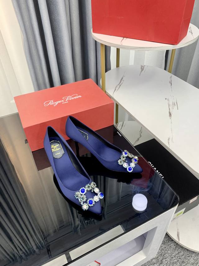 Rv Virgule diamond buckle satin slingback shoes The new crystal buckle is amazin