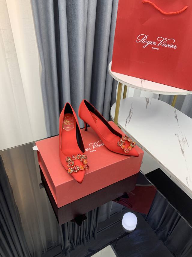 Rv Virgule diamond buckle satin slingback shoes The new crystal buckle is amazin