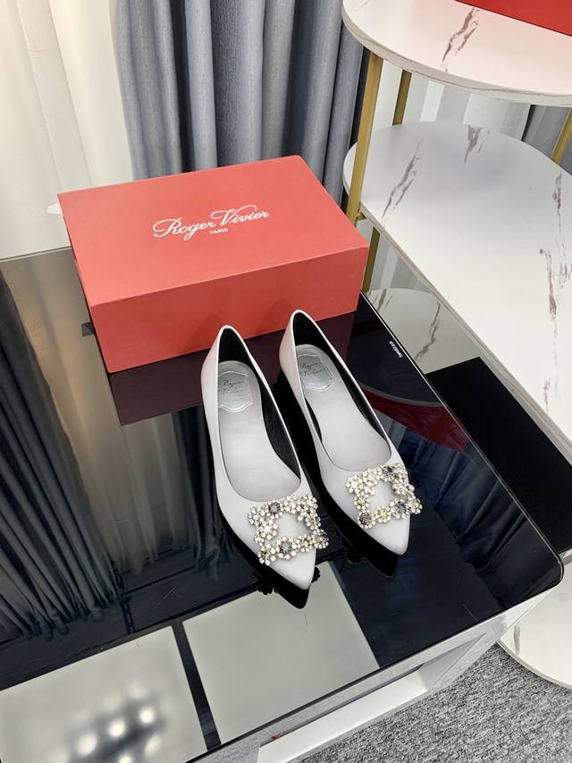 Rv Virgule diamond buckle satin slingback shoes The new crystal buckle is amazin