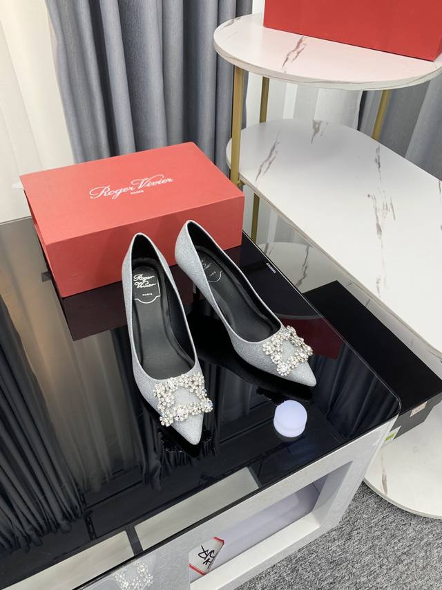 Rv Virgule diamond buckle satin slingback shoes The new crystal buckle is amazin