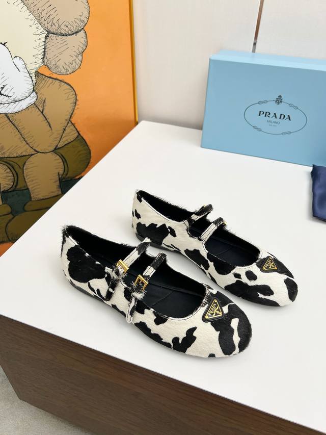 Prada25 new cow color leather dancing shoes, small leather shoes, loafers, retro