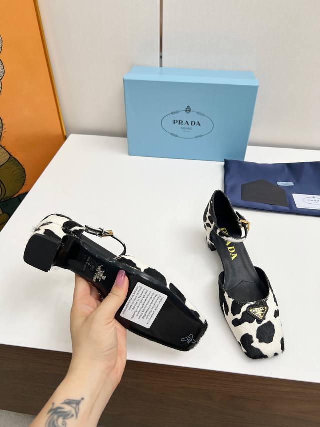 Prada Prada 2025Ss Spring and Summer new Saffiano cow color leather high-heeled