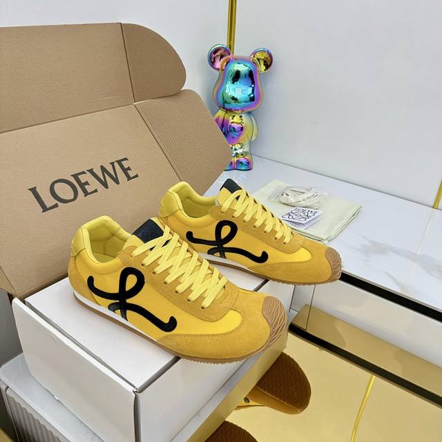 Exclusive top version, long-term production Loewe's latest color matching Dexte