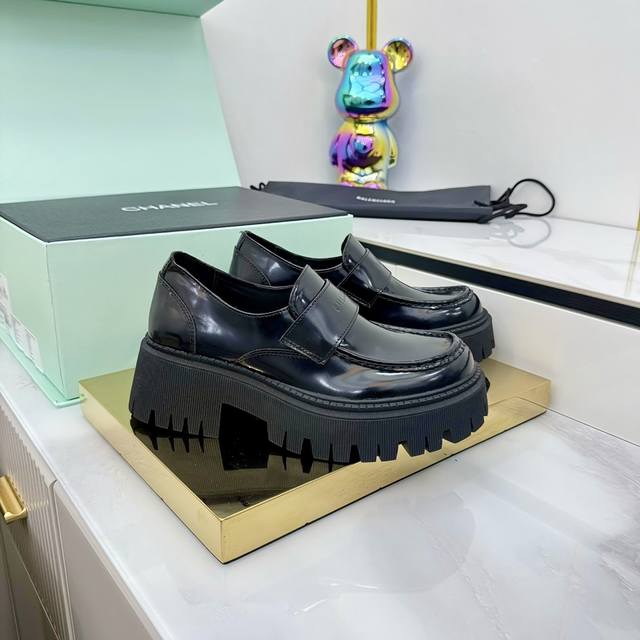 factory price Pp Balenciaga 25 latest loafers As expected of Balenciaga, this se