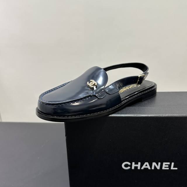 Chanel Chanel open-toe sandals, the classic double C logo of the modified versio