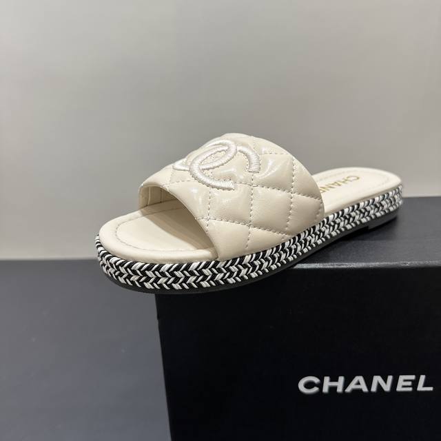 Chanel Chanel classic double C slippers are a timeless symbol in the fashion wor