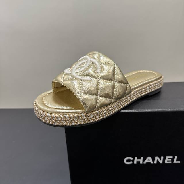 Chanel Chanel classic double C slippers are a timeless symbol in the fashion wor