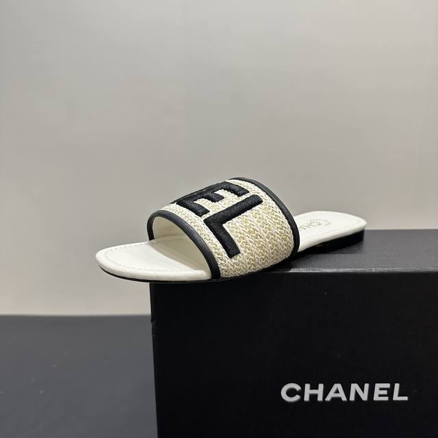Chanel Chanel woven embroidered letter slippers, with eye-catching "Chanel" lett