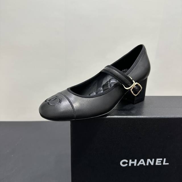 leather surfaceUpgraded version of the lastChanel Chanel C home 2025Ss early spr