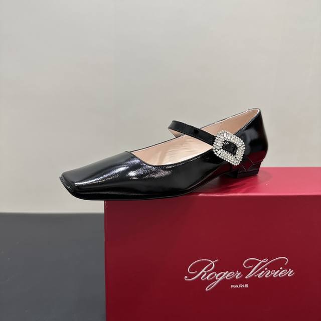 Roger Vivie's new Rv diamond buckle Mary Jane shoes are so comfortable to wear.
