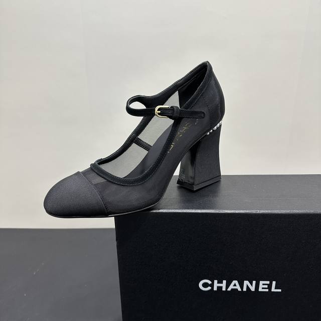 Chanel Chanel 22Ss new pearl heel mesh lace shoes The shoes are full of feminini