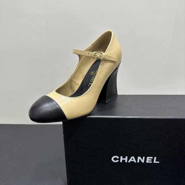 Chanel Chanel 22Ss new pearl heel mesh lace shoes The shoes are full of feminini