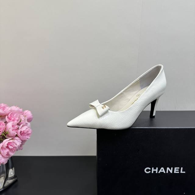 Chanel Chanel Chanel Spring and Summer Catwalk Bowknot Hollow Pointed High Heels