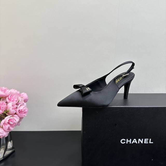 Chanel Chanel Chanel Spring and Summer Catwalk Bow Back Holster Pointed High Hee