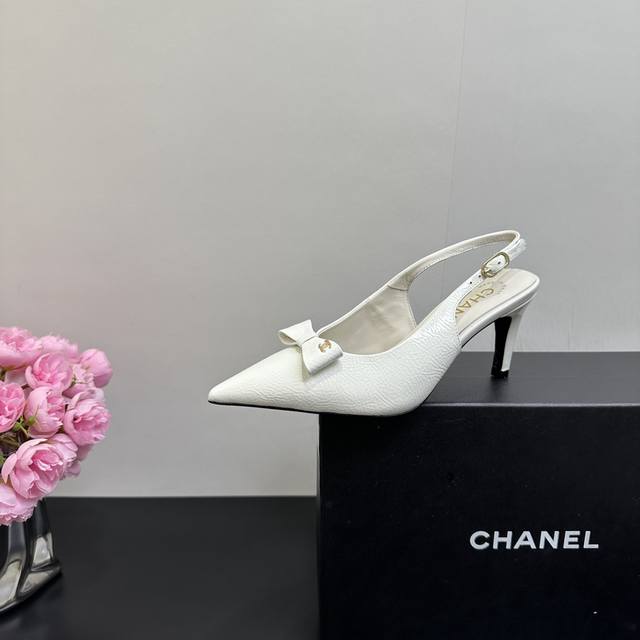 Chanel Chanel Chanel Spring and Summer Catwalk Bow Back Holster Pointed High Hee