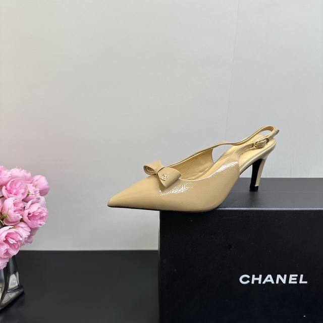 Chanel Chanel Chanel Spring and Summer Catwalk Bow Back Holster Pointed High Hee