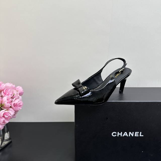 Chanel Chanel Chanel Spring and Summer Catwalk Bow Back Holster Pointed High Hee
