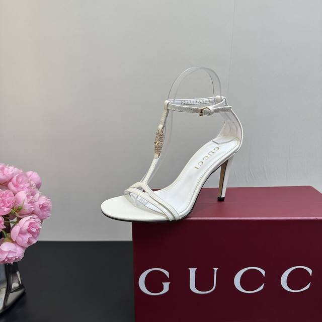 2025 Early Spring Gucci Stiletto Bamboo Buckle Diamond Buckle Sandals As an outs