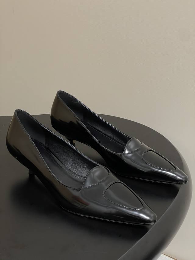 The Row 25 Spring and Summer new Tr French retro simple style pointed grandma sh