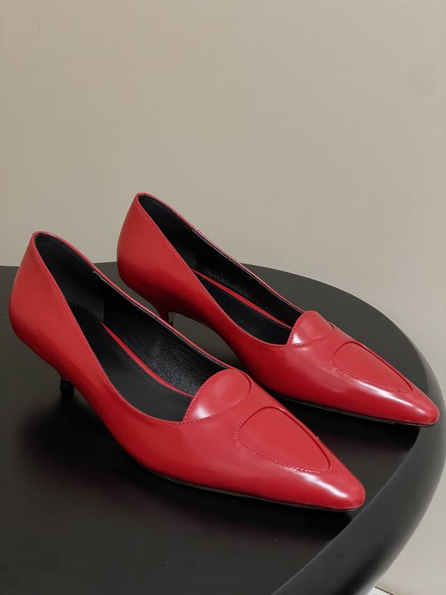 The Row 25 Spring and Summer new Tr French retro simple style pointed grandma sh