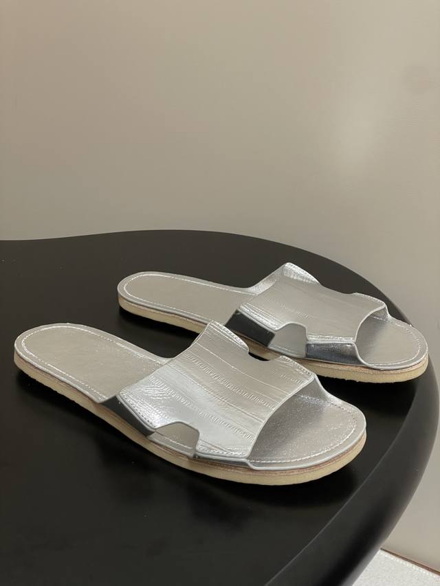 The Row 25 Summer new Tr simple eel pattern flat slippers The ceiling of spring
