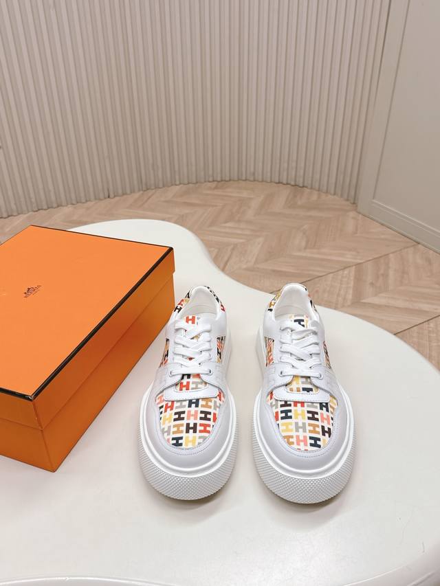 Men's Hermes 2025 new series of casual sports shoes are made with extreme craft