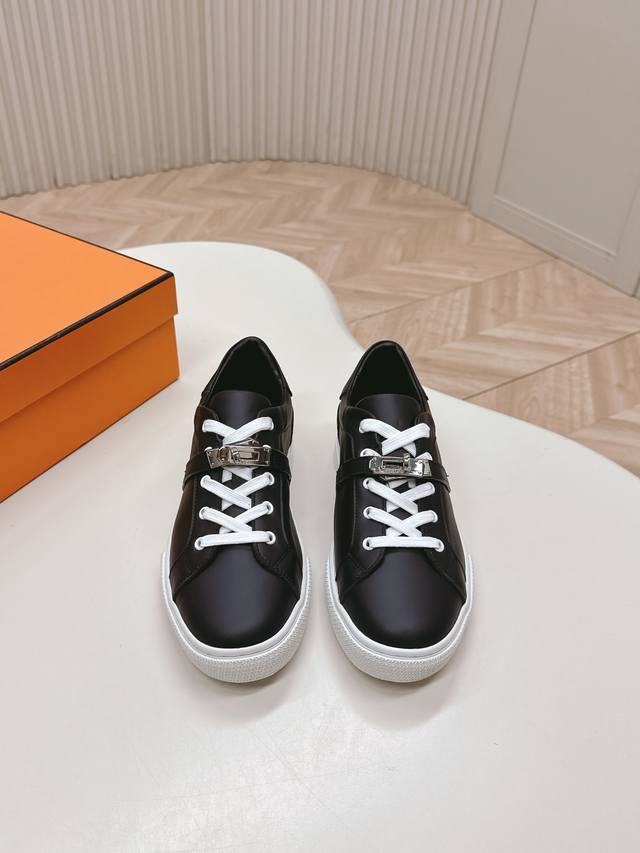 Couples' model Hermes 2025 new series of casual sports shoes H buckle series ca