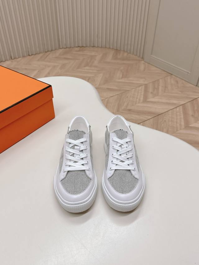Couple's model Hermes 2025 new series of casual sports shoes are made with the