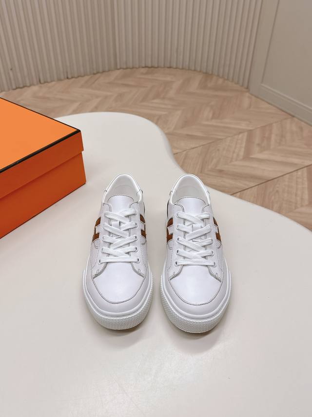 Couple's model Hermes 2025 new series of casual sports shoes are made with the