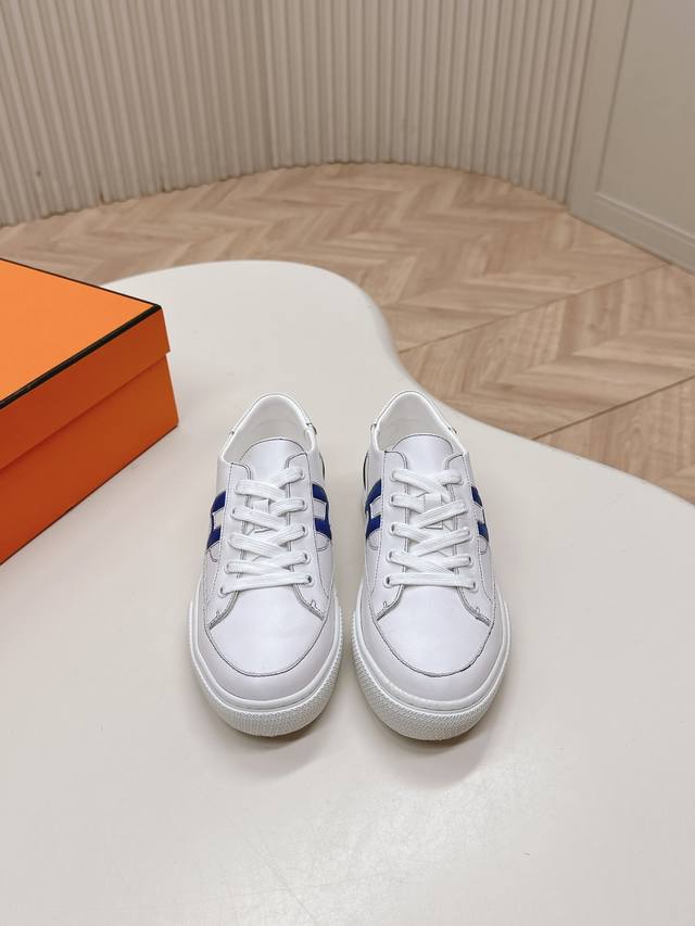 Couples' model Hermes 2025 new series of casual sports shoes are made with the