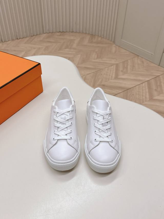 Couple's model Hermes 2025 new series of casual sports shoes are of the utmost