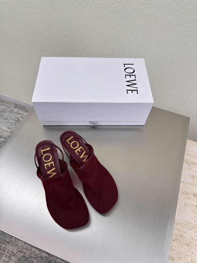 Mesh slippers Loewe Cat heel closed toe slippers are comfortable and breathable