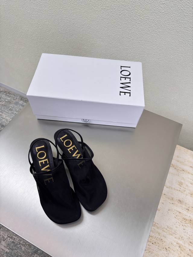 Mesh slippers Loewe Cat heel closed toe slippers are comfortable and breathable