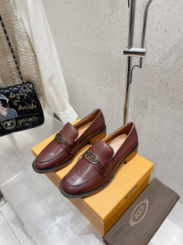 Factory Top version Tods latest British retro loafers small leather shoes Class