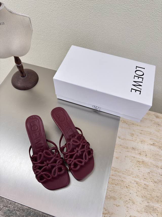 Loewe slippers brand Logo Cat heel slippers are comfortable, breathable and pers