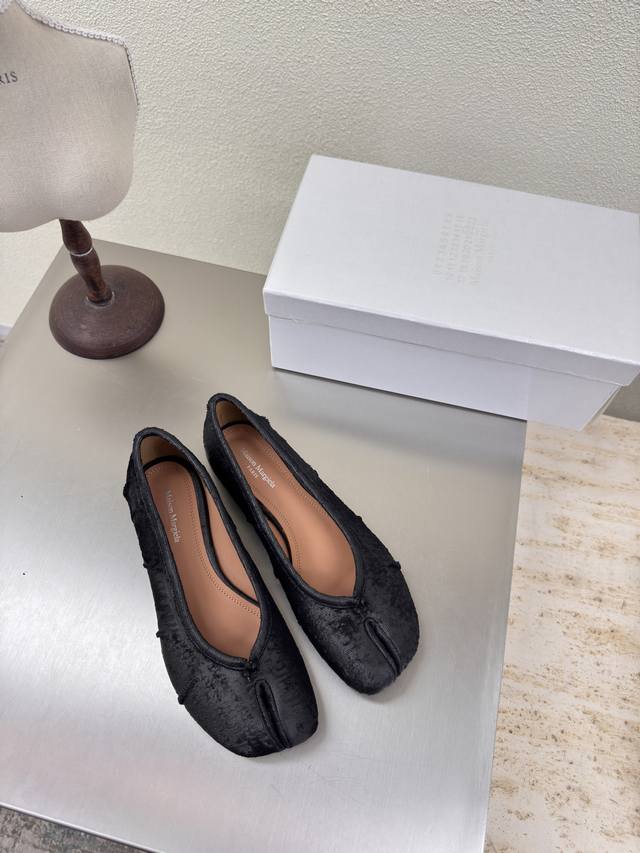 Fish scale series special material Mm6 Maison Margiela Special material benchma