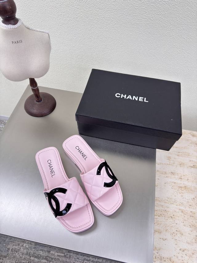 Chanel big logo thick-soled slippers, matching version Chanel thick-soled slipp