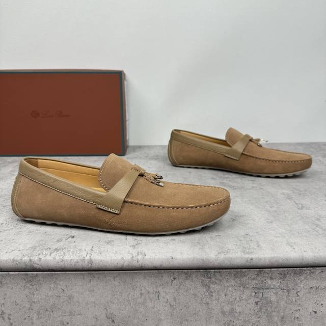 Loropiana Dot Sole Walk Men's Moccasin! Crafted with meticulous attention to det