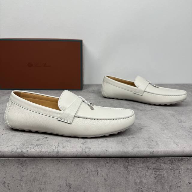 Loropiana Dot Sole Walk Men's Moccasin! Crafted with meticulous attention to det