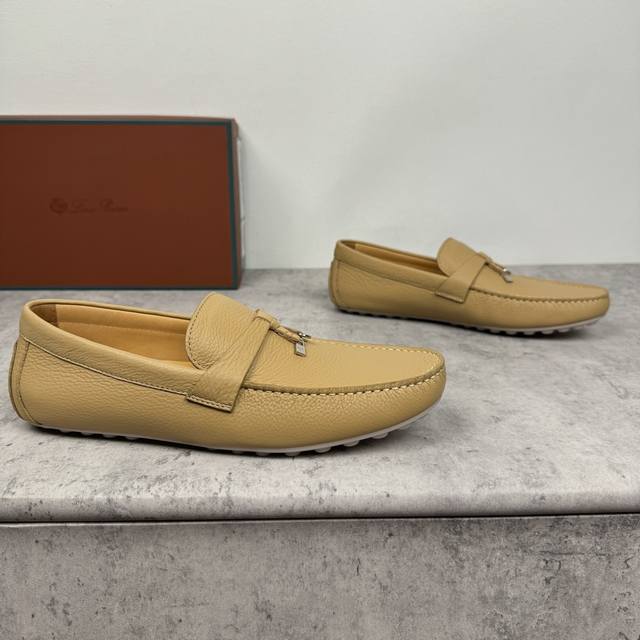 Loropiana Dot Sole Walk Men's Moccasin! Crafted with meticulous attention to det